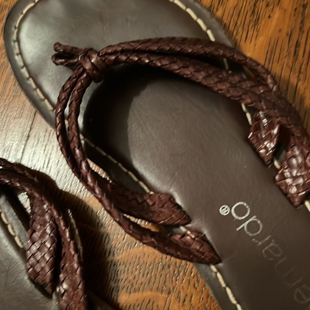 Bernardo Miami Thong Sandal ~ size 9M ~ brown braided - Picture 2 of 16